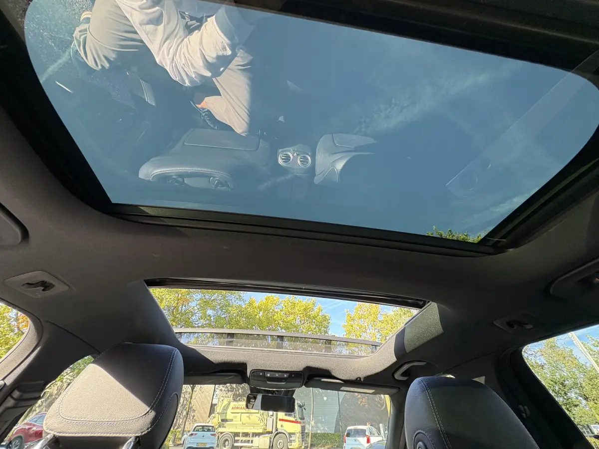 300 e Business Solution AMG MERCEDES GARANTIE T/M 03-2028 | SOH 93% | PANORAMADAK | ELEKTRISCHE TREKHAAK | DEALER ONDERHOUDEN | APPLE CARPLAY/ANDROID AUTO | BURMESTER AUDIO | 360° CAMERA |