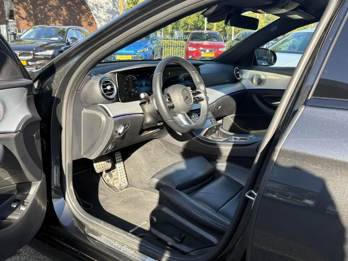 300 e Business Solution AMG MERCEDES GARANTIE T/M 03-2028 | SOH 93% | PANORAMADAK | ELEKTRISCHE TREKHAAK | DEALER ONDERHOUDEN | APPLE CARPLAY/ANDROID AUTO | BURMESTER AUDIO | 360° CAMERA |
