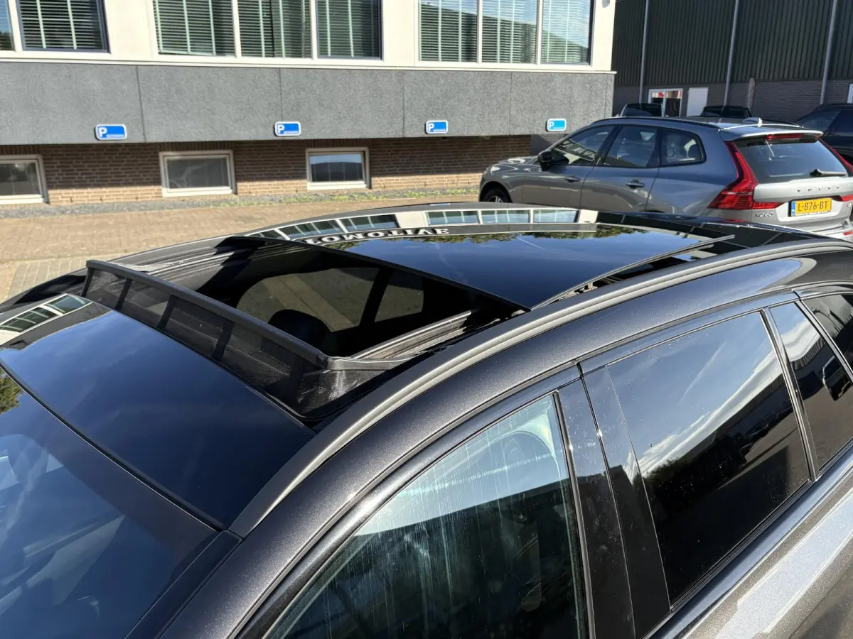 300 e Business Solution AMG MERCEDES GARANTIE T/M 03-2028 | SOH 93% | PANORAMADAK | ELEKTRISCHE TREKHAAK | DEALER ONDERHOUDEN | APPLE CARPLAY/ANDROID AUTO | BURMESTER AUDIO | 360° CAMERA |
