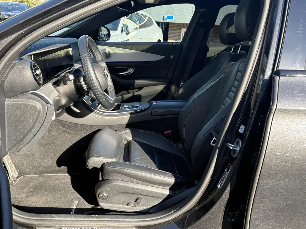 300 e Business Solution AMG MERCEDES GARANTIE T/M 03-2028 | SOH 93% | PANORAMADAK | ELEKTRISCHE TREKHAAK | DEALER ONDERHOUDEN | APPLE CARPLAY/ANDROID AUTO | BURMESTER AUDIO | 360° CAMERA |