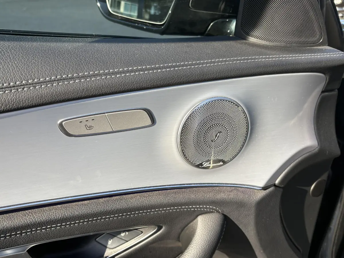 300 e Business Solution AMG MERCEDES GARANTIE T/M 03-2028 | SOH 93% | PANORAMADAK | ELEKTRISCHE TREKHAAK | DEALER ONDERHOUDEN | APPLE CARPLAY/ANDROID AUTO | BURMESTER AUDIO | 360° CAMERA |