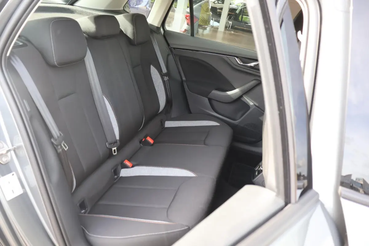 1.0 TSI 115pk Selection | PDC | Cruise Control | Carplay | Clima | LED Verlichting