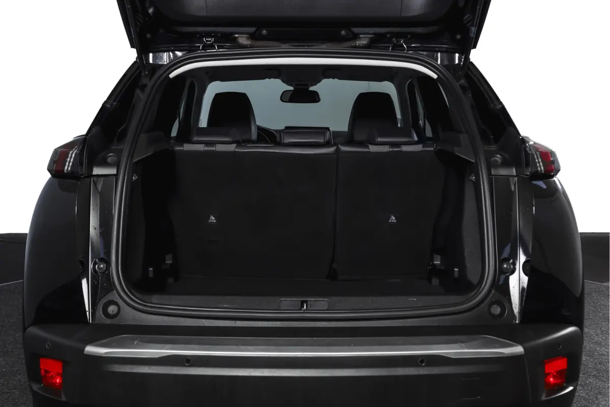 1.2 PureTech 100 PK Allure | Cruise | PDC | Camera | Carplay/Android | ECC | LM 17" |