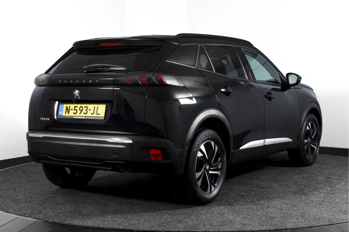 1.2 PureTech 100 PK Allure | Cruise | PDC | Camera | Carplay/Android | ECC | LM 17" |