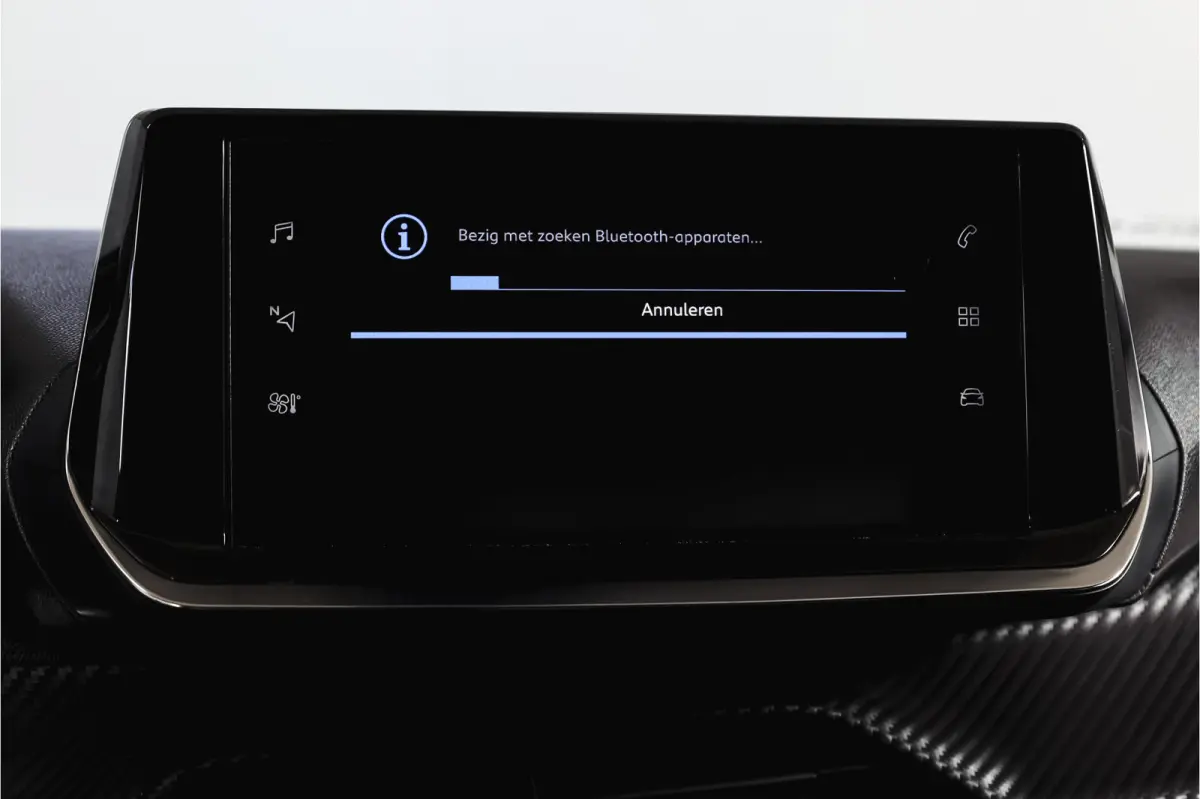 1.2 PureTech 100 PK Allure | Cruise | PDC | Camera | Carplay/Android | ECC | LM 17" |