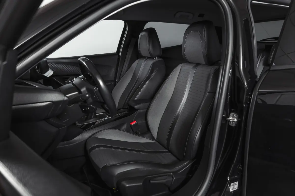 1.2 PureTech 100 PK Allure | Cruise | PDC | Camera | Carplay/Android | ECC | LM 17" |