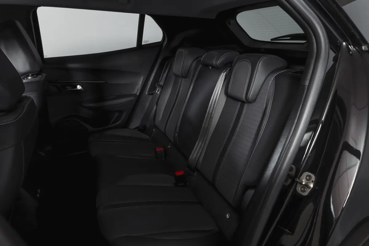 1.2 PureTech 100 PK Allure | Cruise | PDC | Camera | Carplay/Android | ECC | LM 17" |