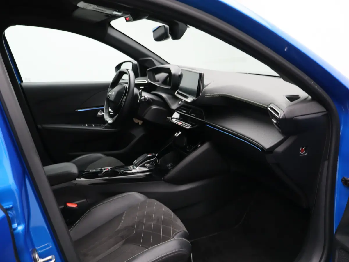 1.2 PureTech GT Pack | Automaat | Carplay | Camera | Clima | Keyless | Stoelverwarming | Alcantara |