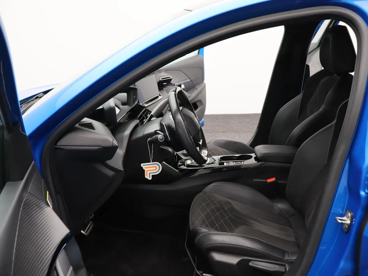 1.2 PureTech GT Pack | Automaat | Carplay | Camera | Clima | Keyless | Stoelverwarming | Alcantara |