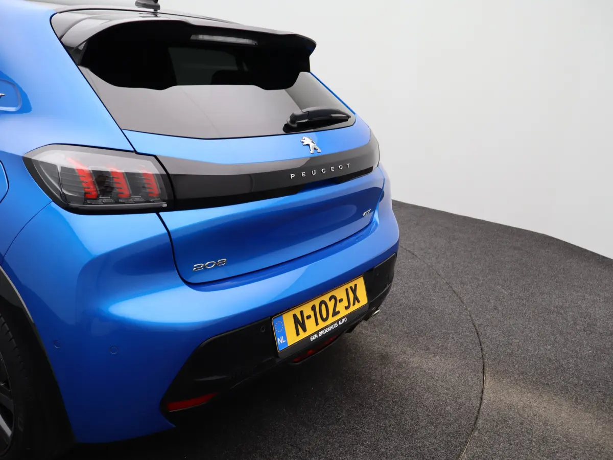 1.2 PureTech GT Pack | Automaat | Carplay | Camera | Clima | Keyless | Stoelverwarming | Alcantara |