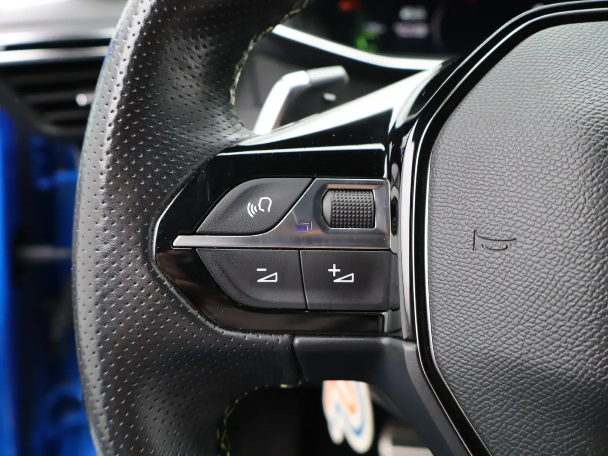 1.2 PureTech GT Pack | Automaat | Carplay | Camera | Clima | Keyless | Stoelverwarming | Alcantara |