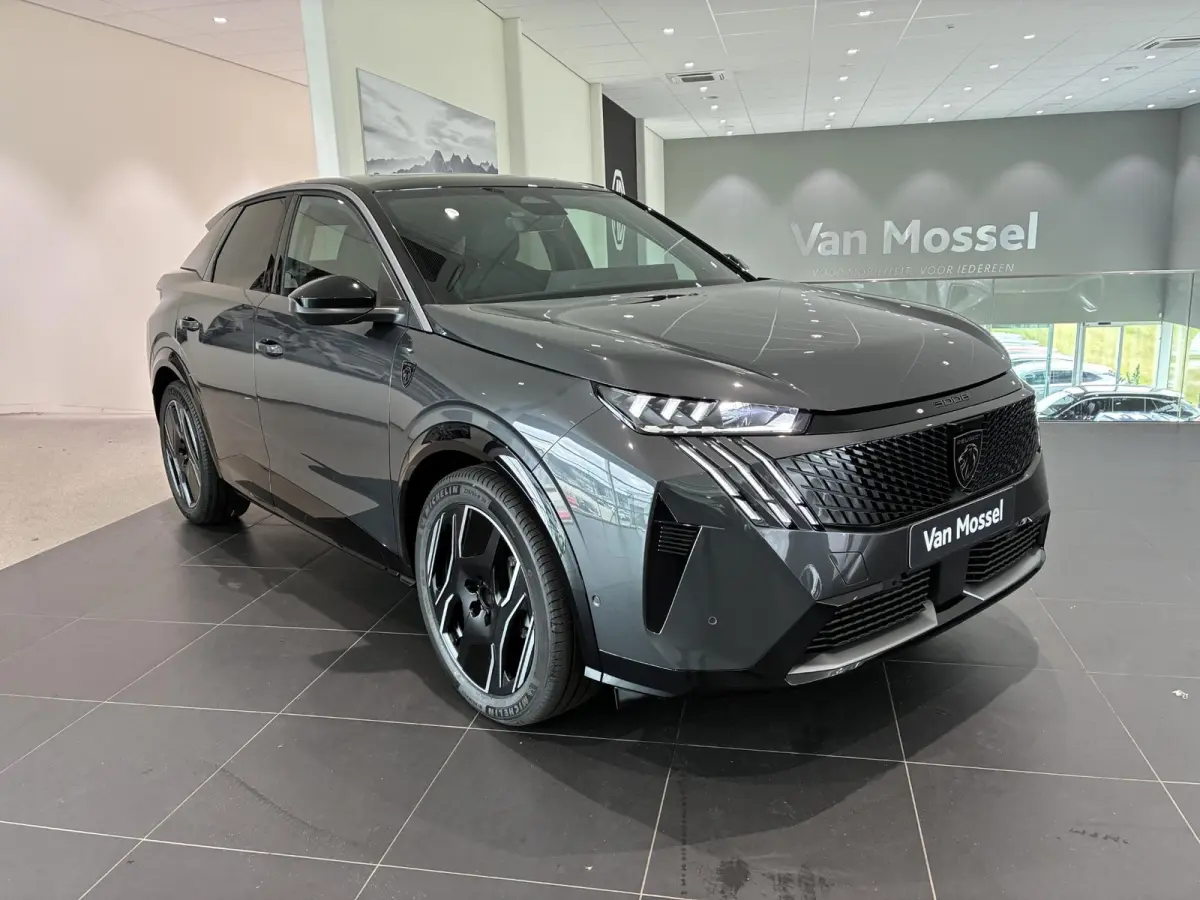 GT Exclusive 210 73 kWh Volledig leder interieur l Pano dak l Stoelverwarming en koeling l Elektrische stoelen