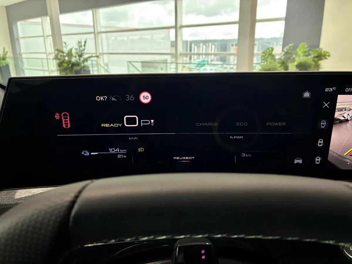 GT Exclusive 210 73 kWh Volledig leder interieur l Pano dak l Stoelverwarming en koeling l Elektrische stoelen