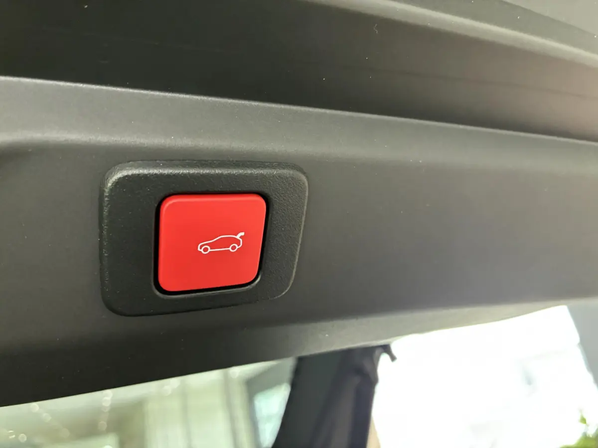 GT Exclusive 210 73 kWh Volledig leder interieur l Pano dak l Stoelverwarming en koeling l Elektrische stoelen
