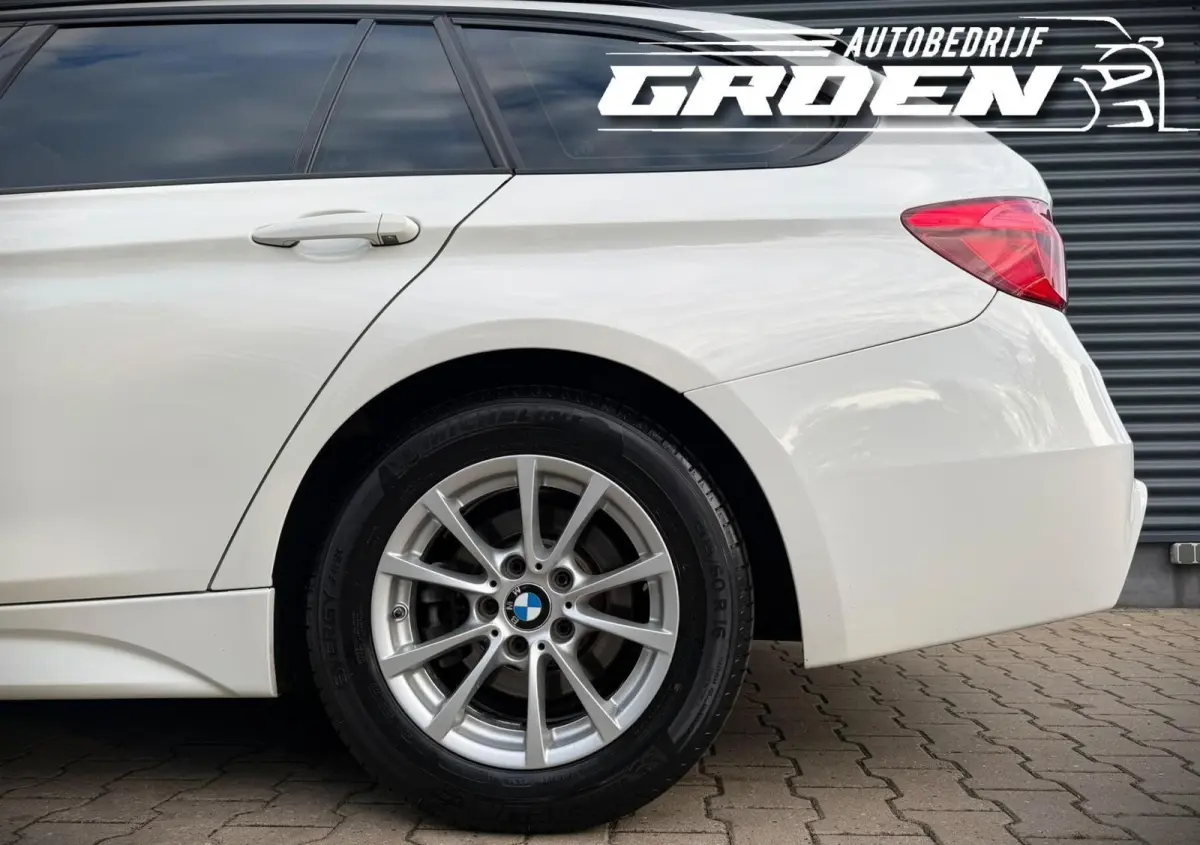 320d High Executive LED|PANO|CAM|TREKHA
