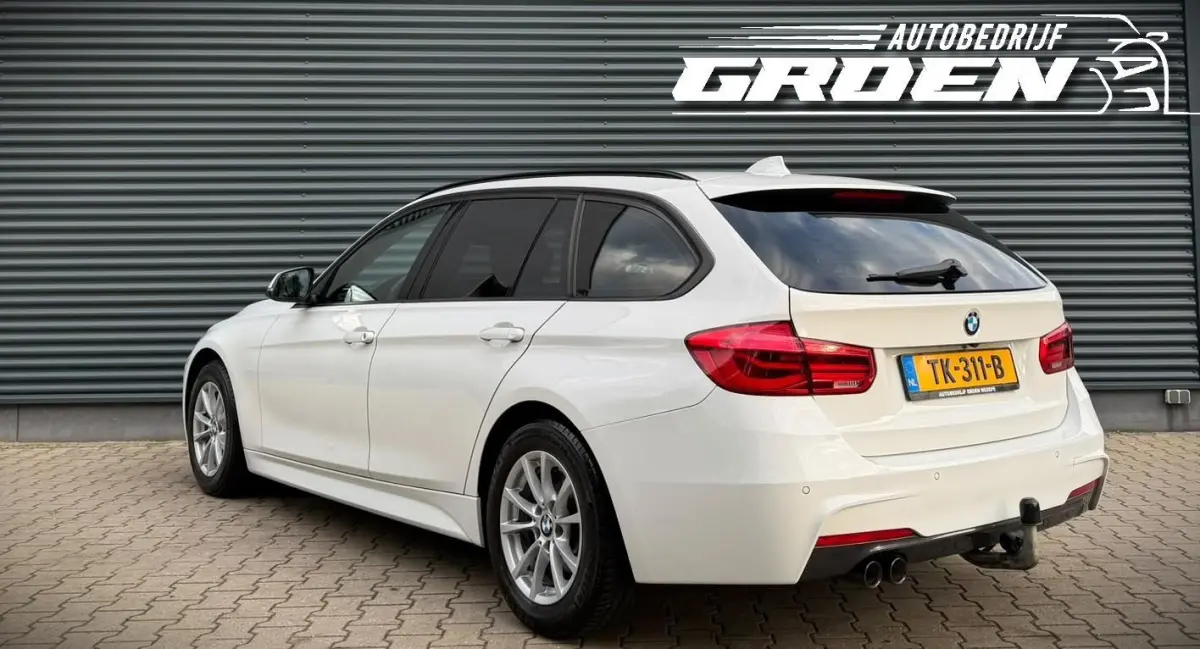 320d High Executive LED|PANO|CAM|TREKHA