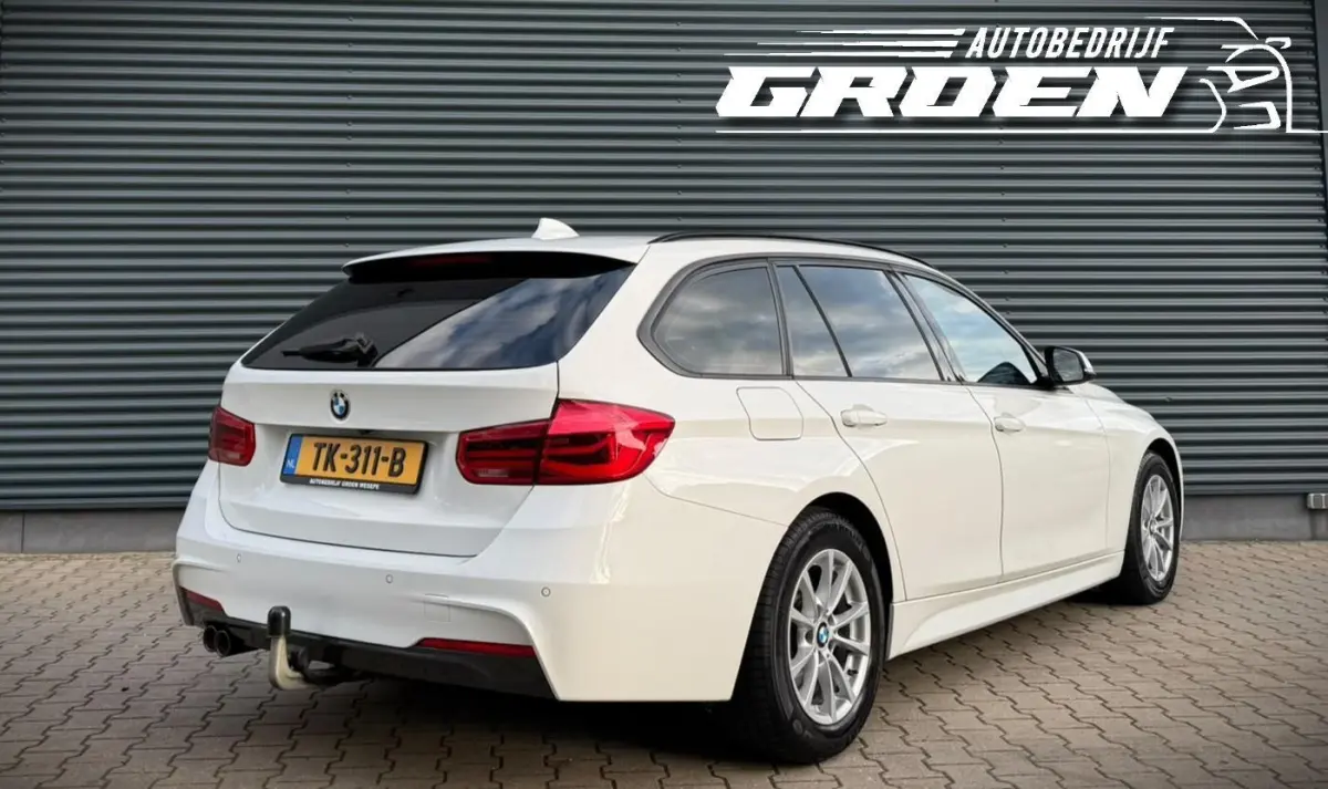 320d High Executive LED|PANO|CAM|TREKHA