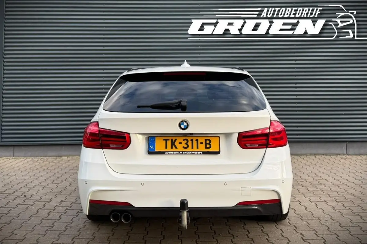 320d High Executive LED|PANO|CAM|TREKHA