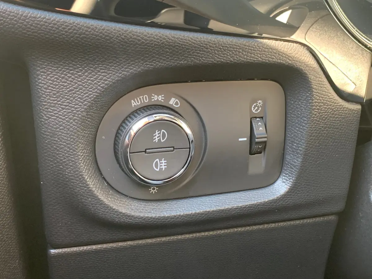 1.2 Turbo Hybrid GS Airco | Alcantara | Camera | Cruise Adaptief | DAB | Keyless | LED | LMV 16" | Navi | Stoelmassage | Stoel/Stuurverwarming |