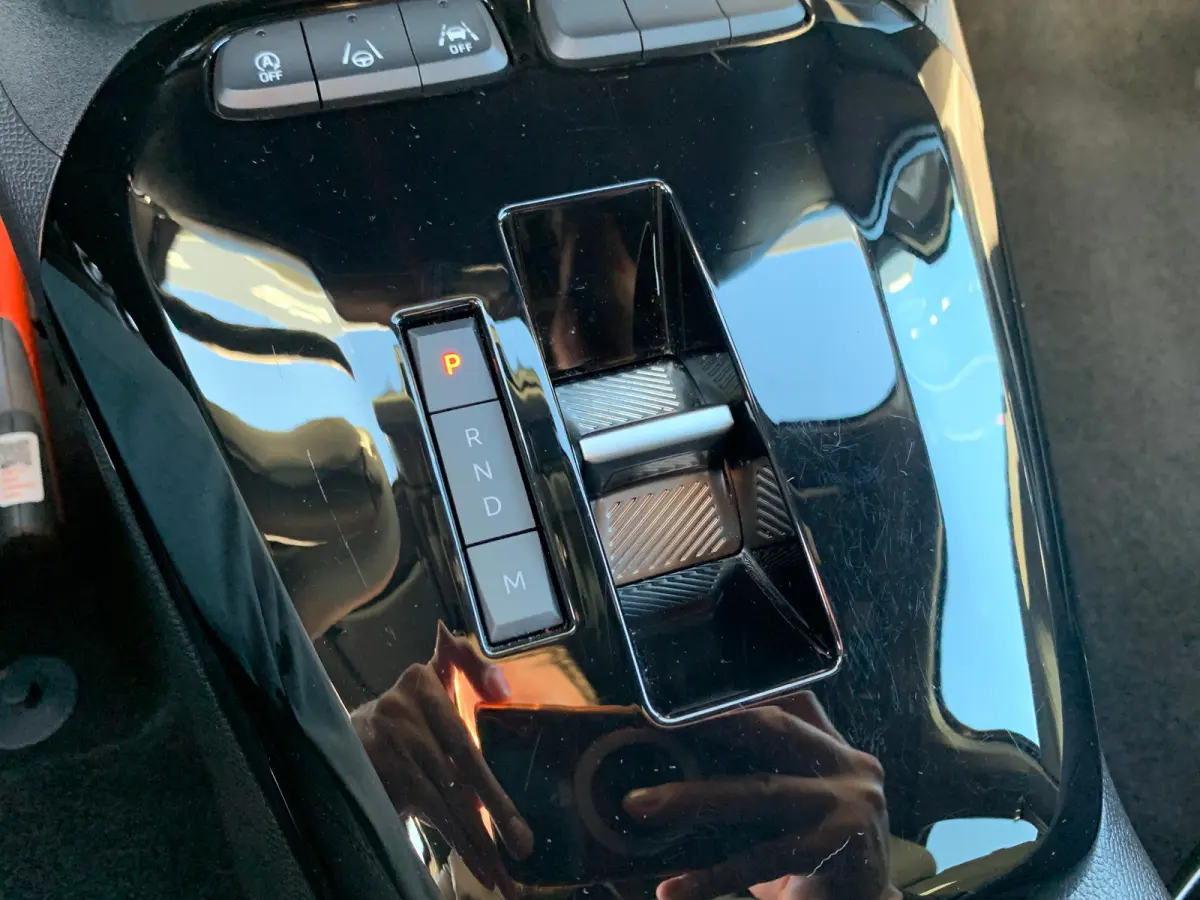 1.2 Turbo Hybrid GS Airco | Alcantara | Camera | Cruise Adaptief | DAB | Keyless | LED | LMV 16" | Navi | Stoelmassage | Stoel/Stuurverwarming |