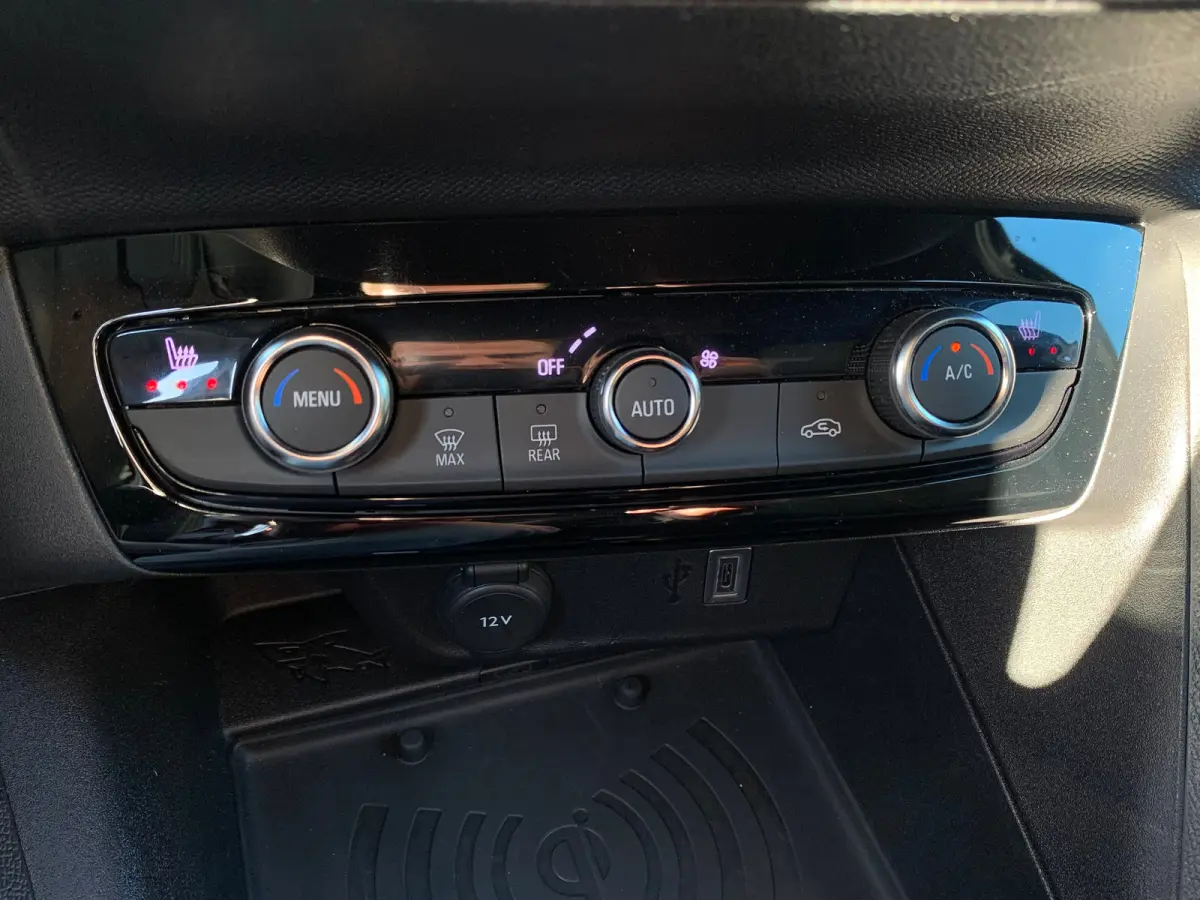 1.2 Turbo Hybrid GS Airco | Alcantara | Camera | Cruise Adaptief | DAB | Keyless | LED | LMV 16" | Navi | Stoelmassage | Stoel/Stuurverwarming |