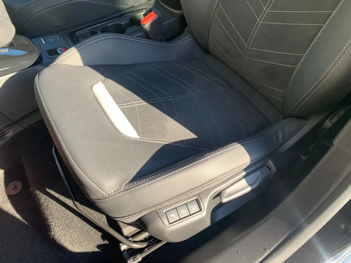 1.2 Turbo Hybrid GS Airco | Alcantara | Camera | Cruise Adaptief | DAB | Keyless | LED | LMV 16" | Navi | Stoelmassage | Stoel/Stuurverwarming |