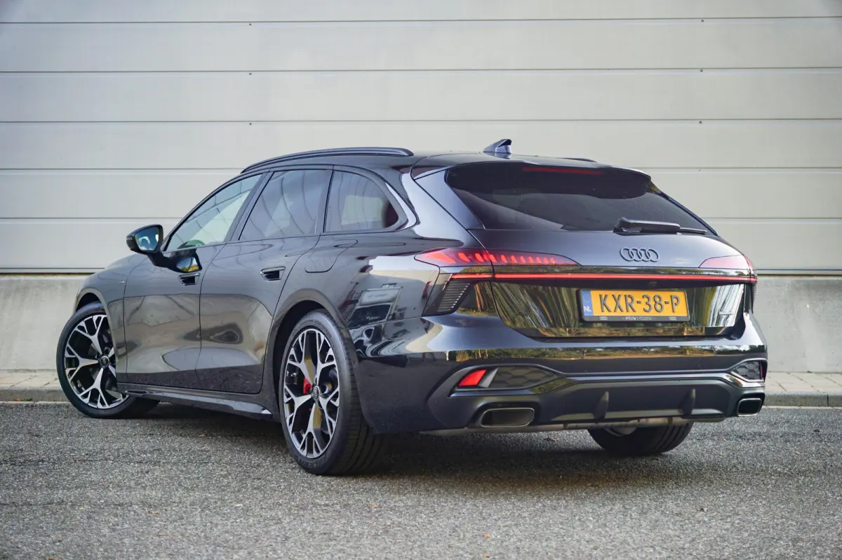 2.0 e-hybrid 367pk Quattro S Edition Competition | B&O 3D | Topview | Keyless | Head-up | Bijrijdersscherm | Trekhaak | Vierwielbesturing