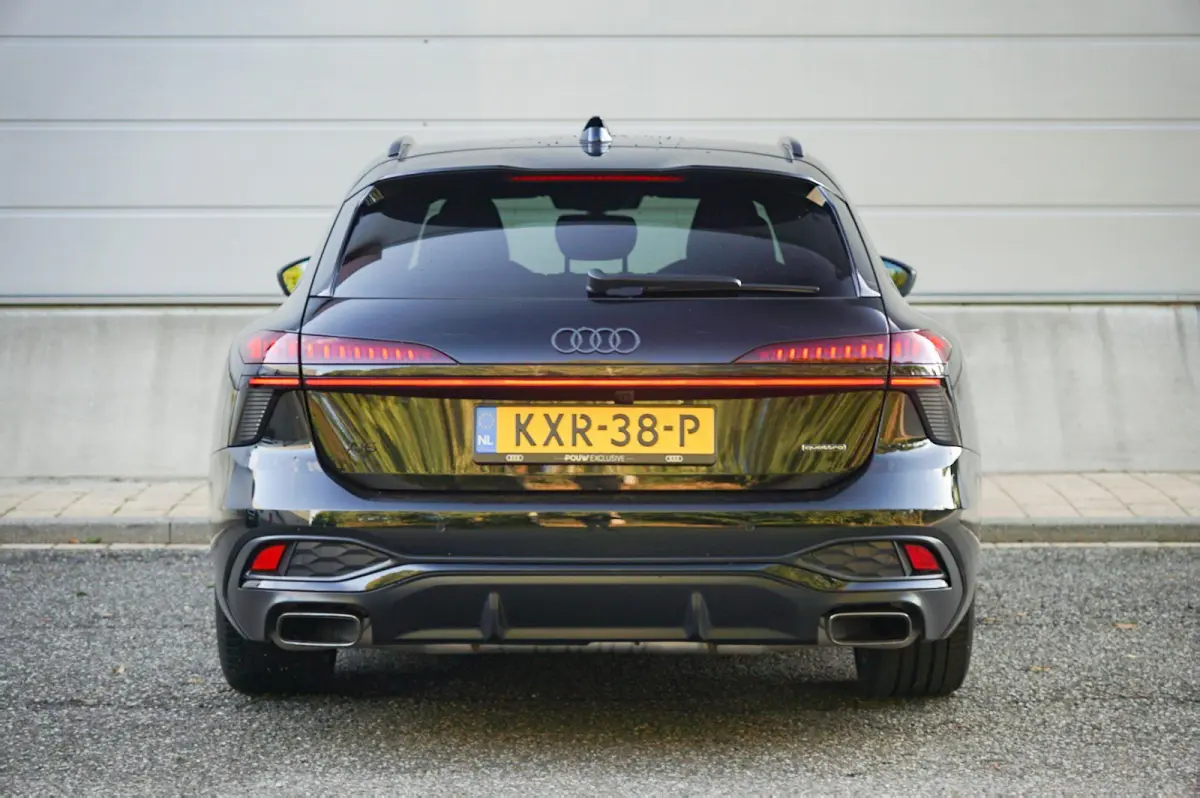 2.0 e-hybrid 367pk Quattro S Edition Competition | B&O 3D | Topview | Keyless | Head-up | Bijrijdersscherm | Trekhaak | Vierwielbesturing