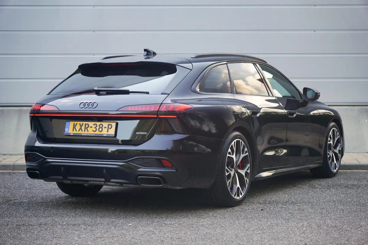2.0 e-hybrid 367pk Quattro S Edition Competition | B&O 3D | Topview | Keyless | Head-up | Bijrijdersscherm | Trekhaak | Vierwielbesturing