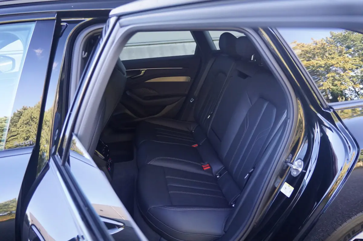 2.0 e-hybrid 367pk Quattro S Edition Competition | B&O 3D | Topview | Keyless | Head-up | Bijrijdersscherm | Trekhaak | Vierwielbesturing