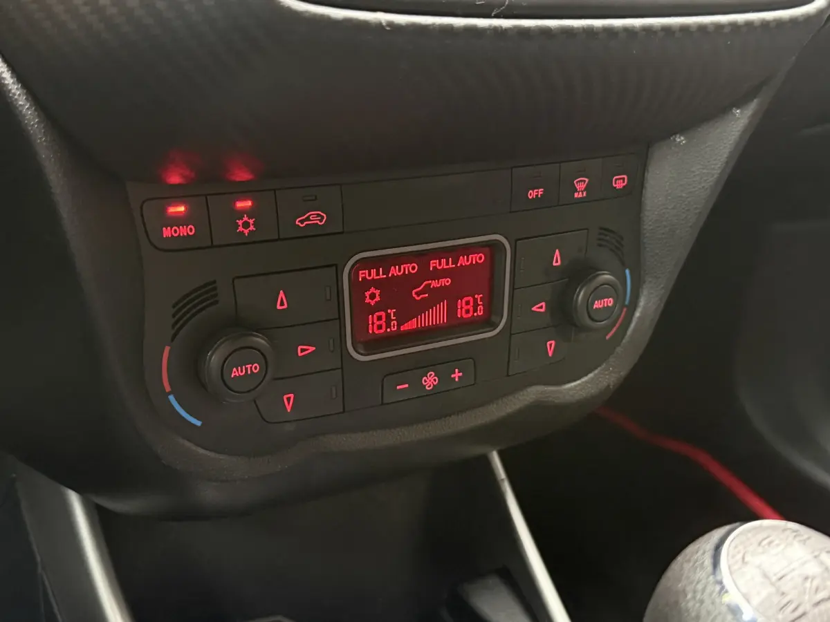 0.9 TwinAir ECO | Origineel NL | Navigatie | Bluetooth | DAB | Parkeersensoren