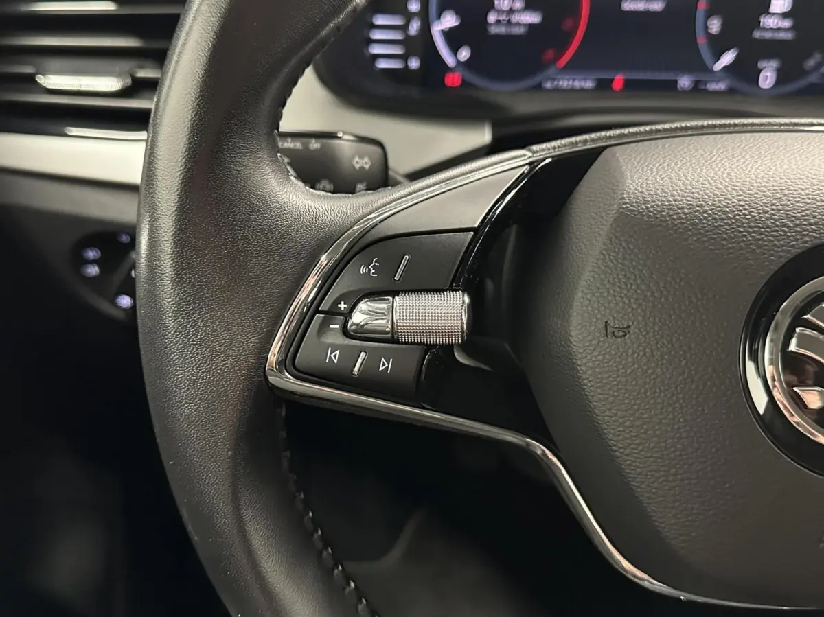 1.0 TSI Ambition CARPLAY CRUISE LM AIRCO