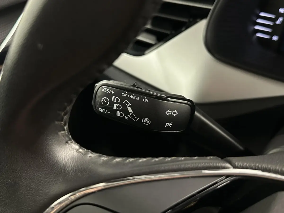 1.0 TSI Ambition CARPLAY CRUISE LM AIRCO