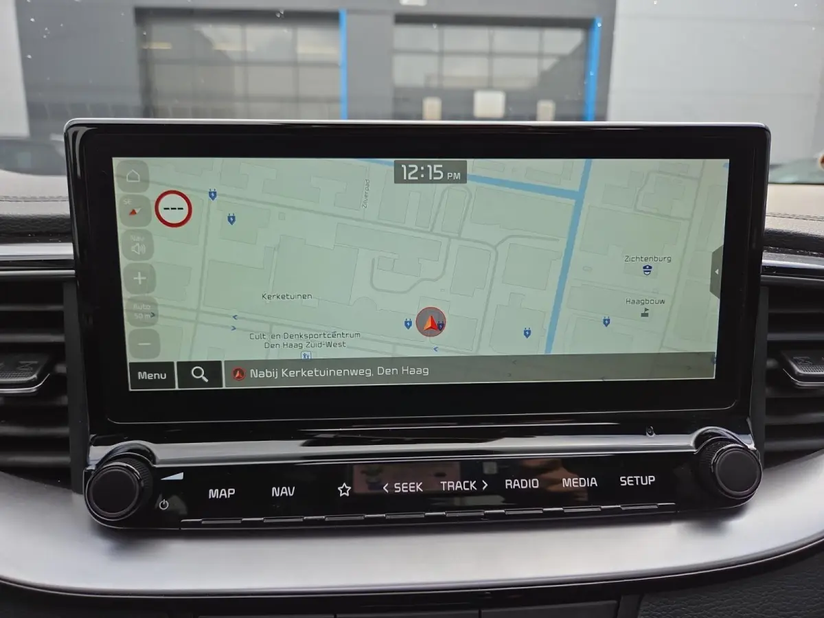1.6i PHEV ExecutiveLine 1e Eigenaar | Dealer Onderhouden | Meest luxe uitvoering | Fabrieksgarantie | Stoelverwarming en Ventilatie | Carplay & Android | Camera | Dodehoek Detectie | Leder |