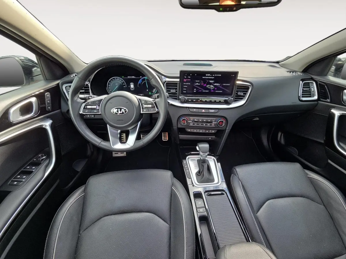 1.6i PHEV ExecutiveLine 1e Eigenaar | Dealer Onderhouden | Meest luxe uitvoering | Fabrieksgarantie | Stoelverwarming en Ventilatie | Carplay & Android | Camera | Dodehoek Detectie | Leder |