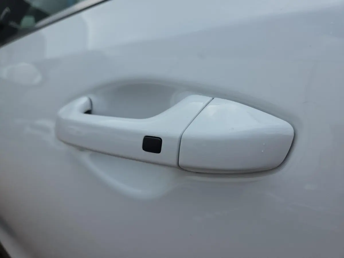 1.6i PHEV ExecutiveLine 1e Eigenaar | Dealer Onderhouden | Meest luxe uitvoering | Fabrieksgarantie | Stoelverwarming en Ventilatie | Carplay & Android | Camera | Dodehoek Detectie | Leder |