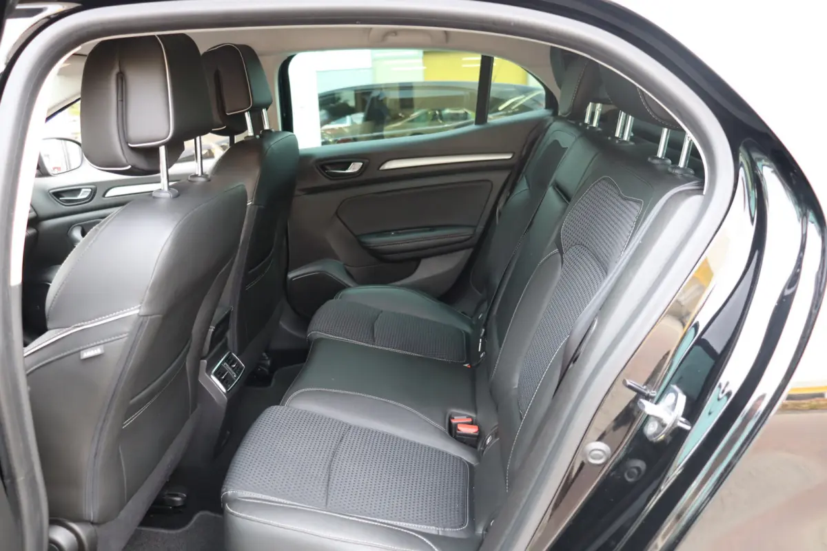 1.2 TCe Bose, Climate, Cruise, Camera A, Dealeronderhouden, PDC V+A, Keyless, Prijs Is Rijklaar Inclusief 6 Maanden Garantie