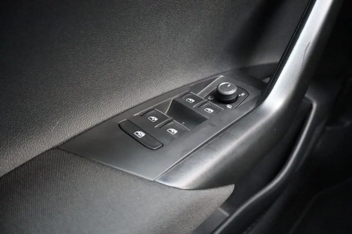 1.0 TSI 110pk R-Line Business | Navigatie | Achteruitrijcamera | Volautomatische Airconditioning