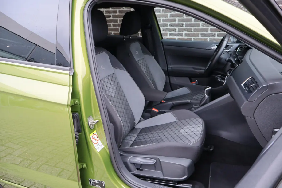 1.0 TSI 110pk R-Line Business | Navigatie | Achteruitrijcamera | Volautomatische Airconditioning