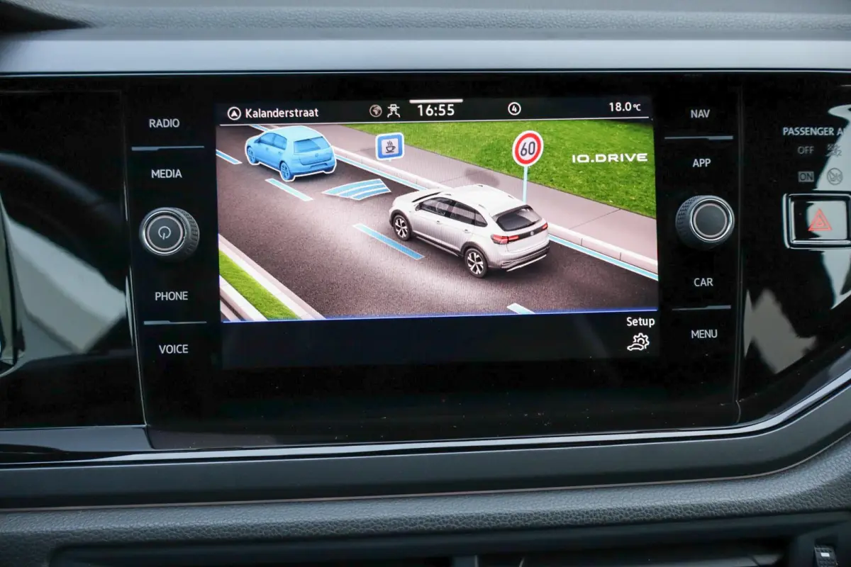 1.0 TSI 110pk R-Line Business | Navigatie | Achteruitrijcamera | Volautomatische Airconditioning