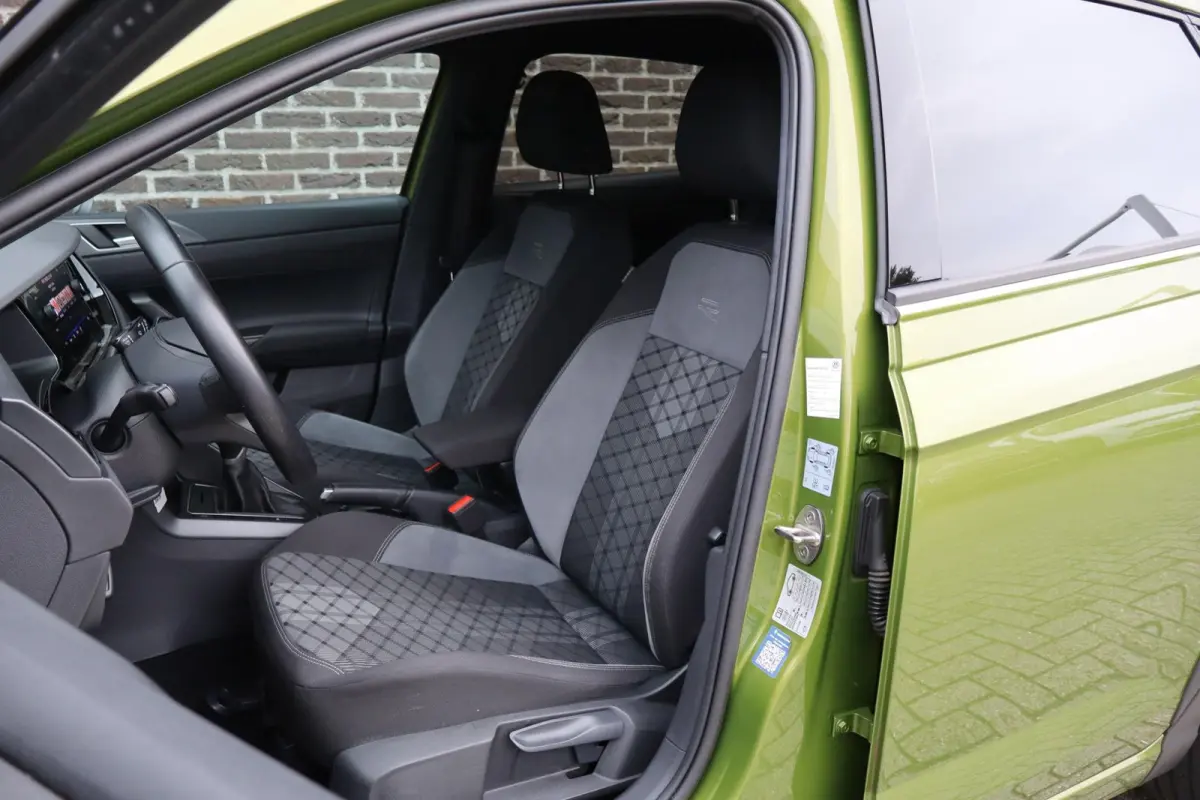 1.0 TSI 110pk R-Line Business | Navigatie | Achteruitrijcamera | Volautomatische Airconditioning