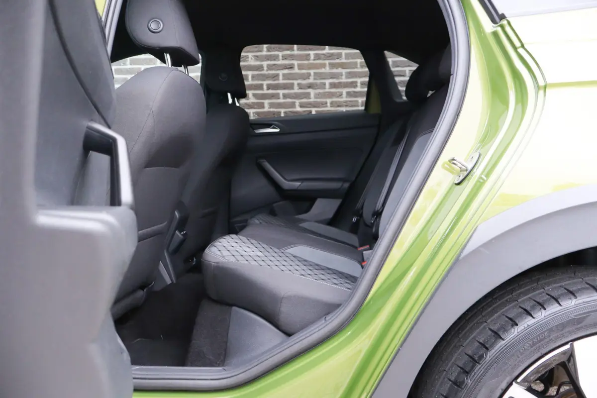 1.0 TSI 110pk R-Line Business | Navigatie | Achteruitrijcamera | Volautomatische Airconditioning