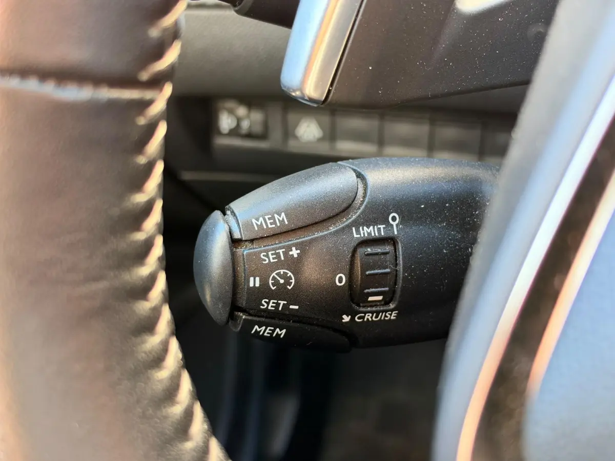 1.2 PureTech Active | Trekhaak | Cruise Control | Navigatie | Apple Carplay/Android Auto