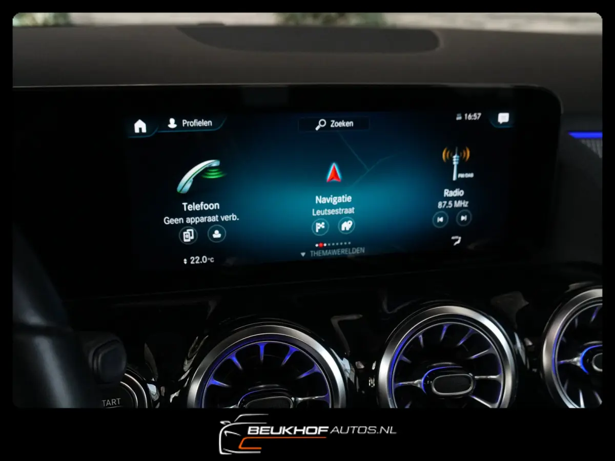 250 Business Luxury 67kWh Pano Leer Soh95%
