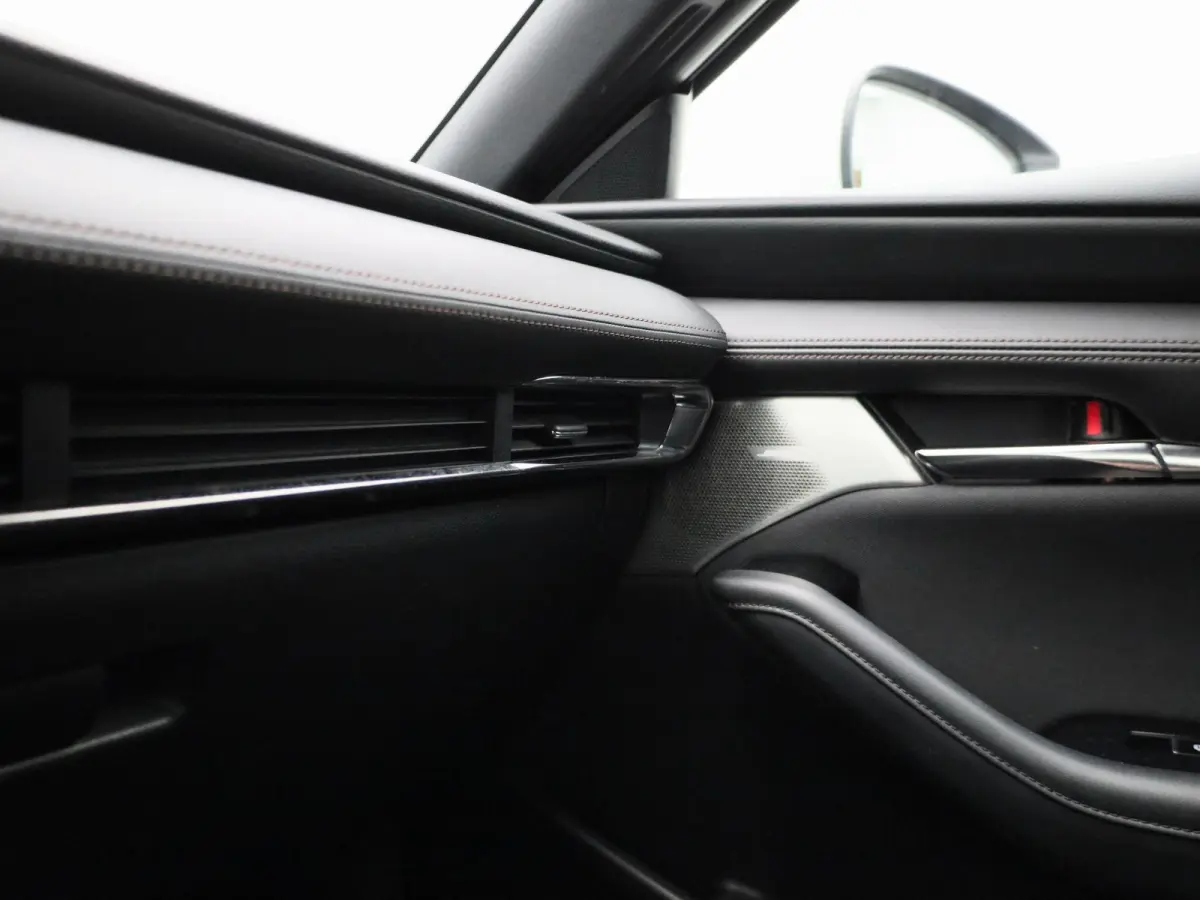 2.0 e-SkyActiv-X M Hybrid 180 Comfort met Bose | Apple Carplay/Android Auto | Stoelverwarming | Parkeersensoren | Achteruitrijcamera |