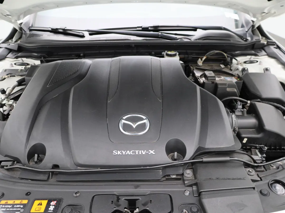 2.0 e-SkyActiv-X M Hybrid 180 Comfort met Bose | Apple Carplay/Android Auto | Stoelverwarming | Parkeersensoren | Achteruitrijcamera |