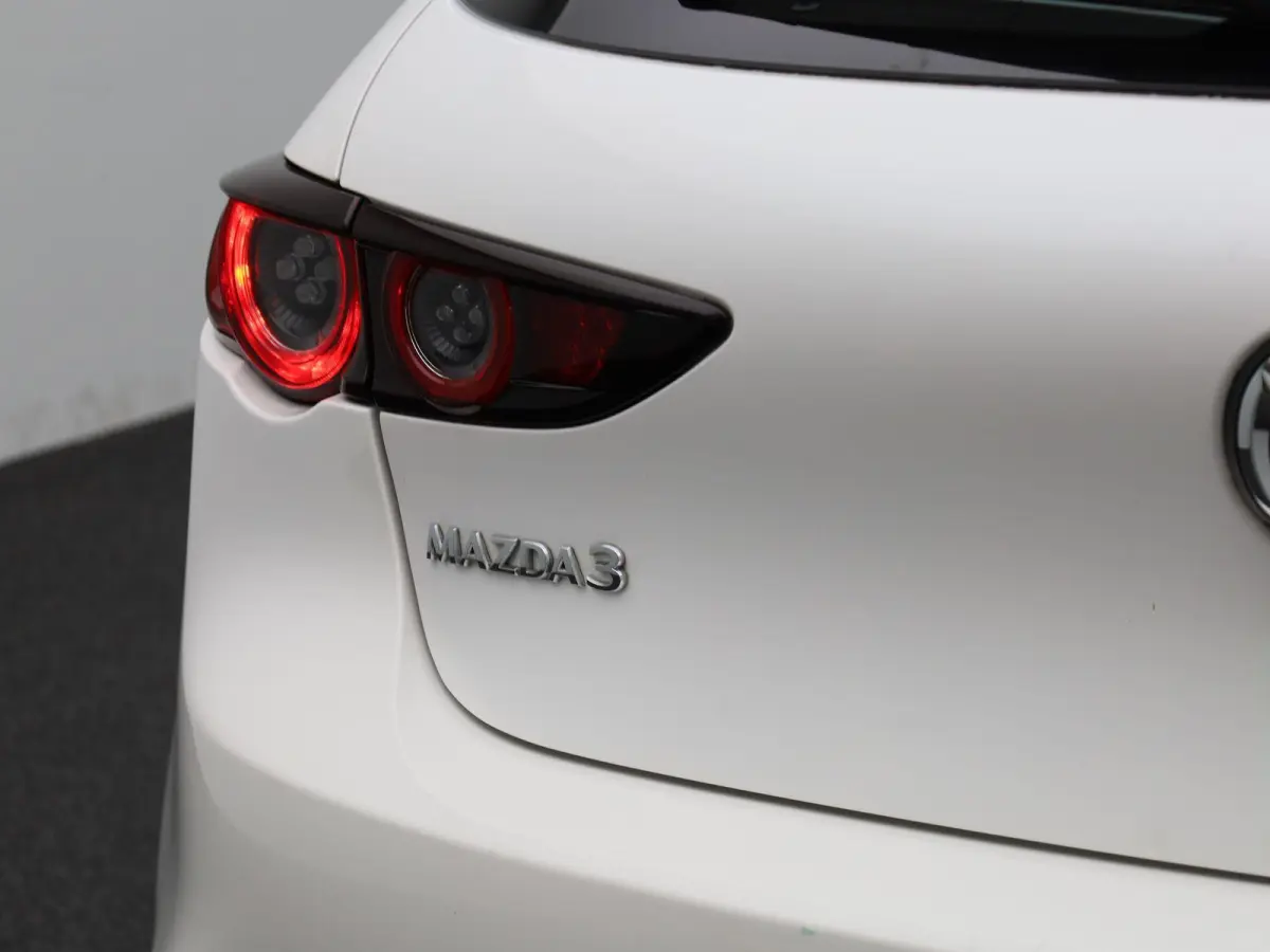 2.0 e-SkyActiv-X M Hybrid 180 Comfort met Bose | Apple Carplay/Android Auto | Stoelverwarming | Parkeersensoren | Achteruitrijcamera |