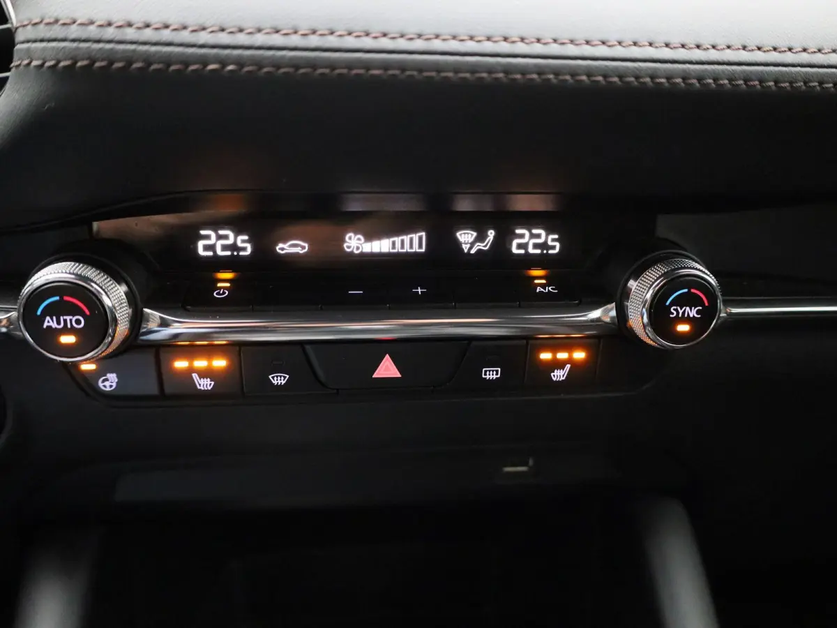 2.0 e-SkyActiv-X M Hybrid 180 Comfort met Bose | Apple Carplay/Android Auto | Stoelverwarming | Parkeersensoren | Achteruitrijcamera |
