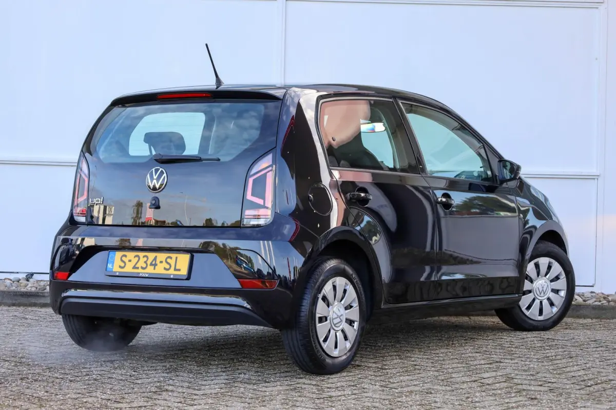 up! 1.0 65pk | Lane Assist | Bluetooth | DAB
