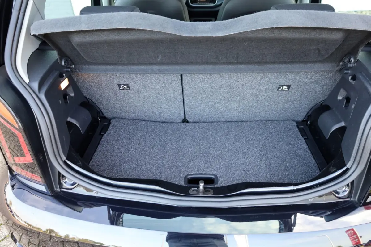 up! 1.0 65pk | Lane Assist | Bluetooth | DAB